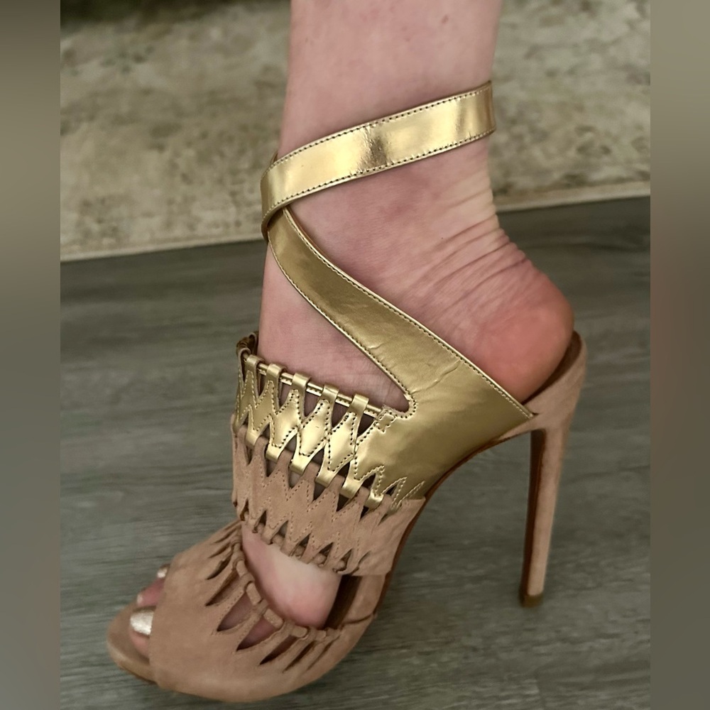 Alaia High Heel Pumps